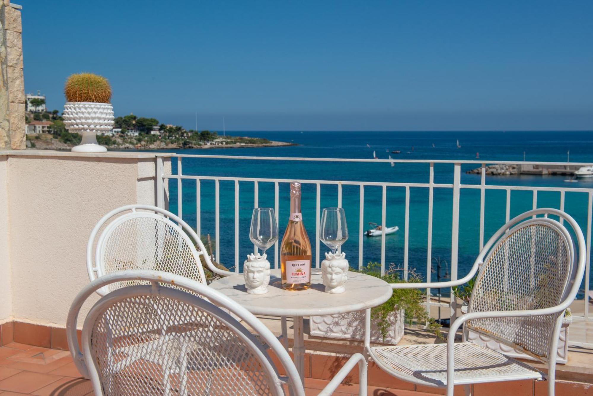Palermo Mare Holidays Sferracavallo Exterior photo