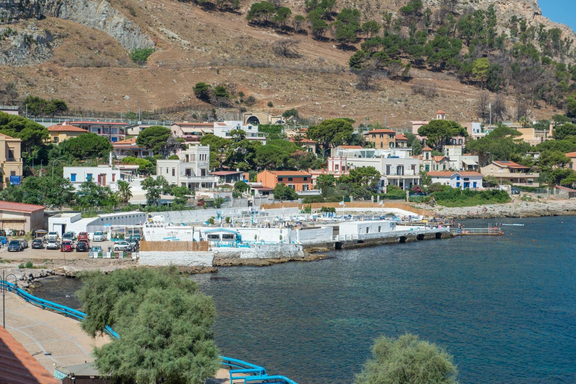 Palermo Mare Holidays Sferracavallo Exterior photo