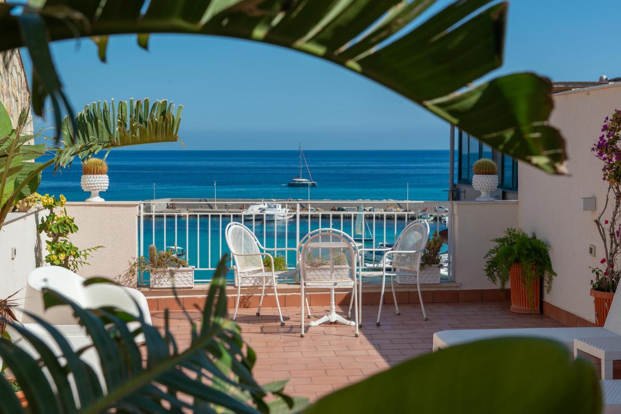 Palermo Mare Holidays Sferracavallo Exterior photo